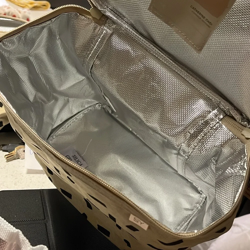 NWT "Nourish by SoYoung" Lunch Bag - Rose Gold Pinstripe - Picture 4 of 10